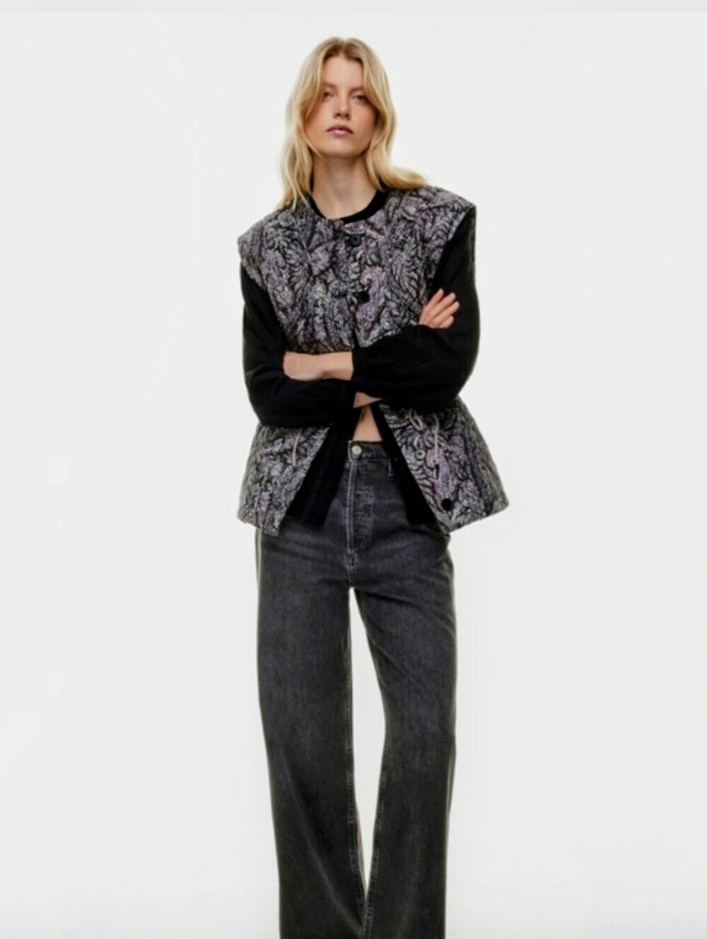 Aritzia Little Moon-Tide Vest Jacket - Paisley. Black & Purple- New Condition 🔥